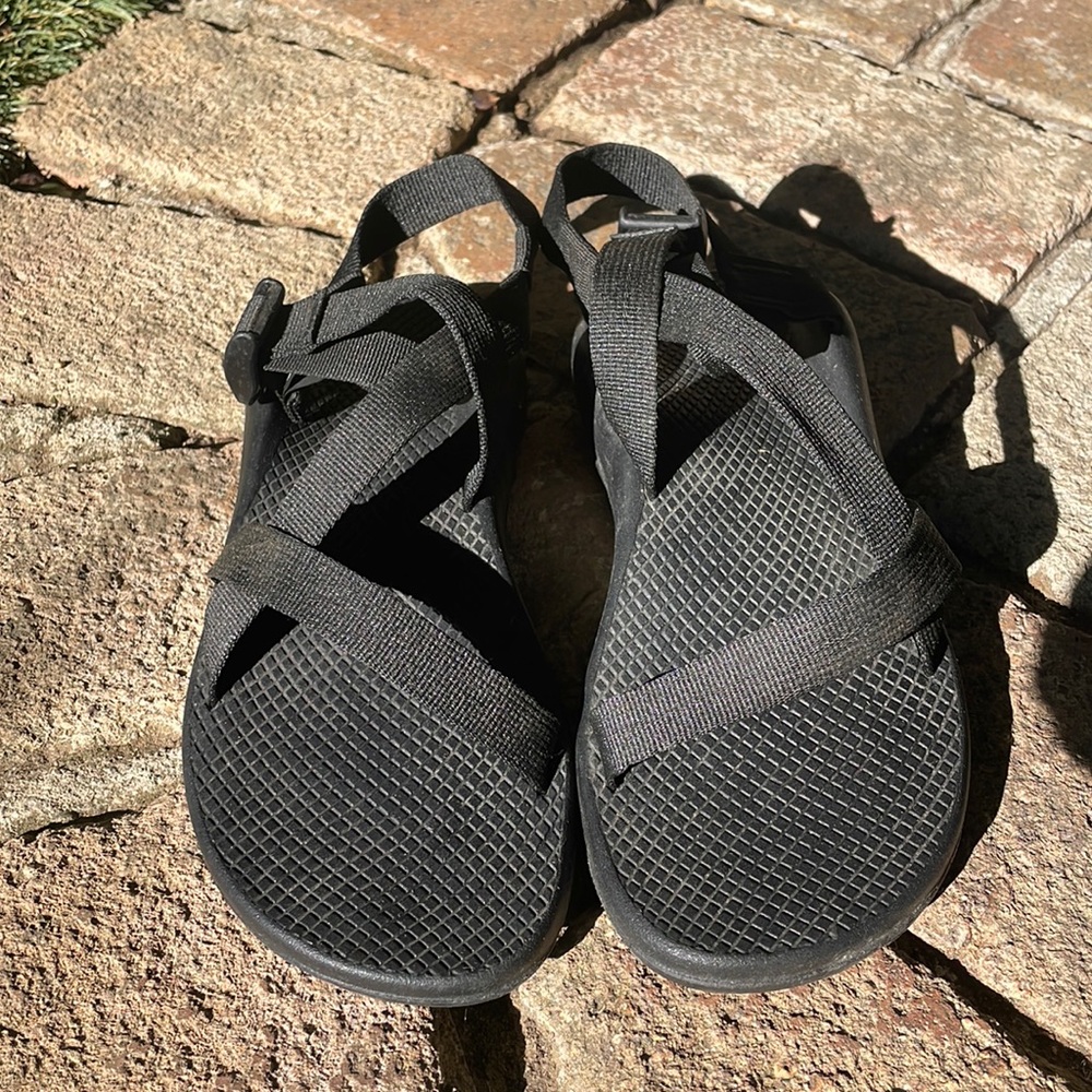 Black Chacos (women’s 9)